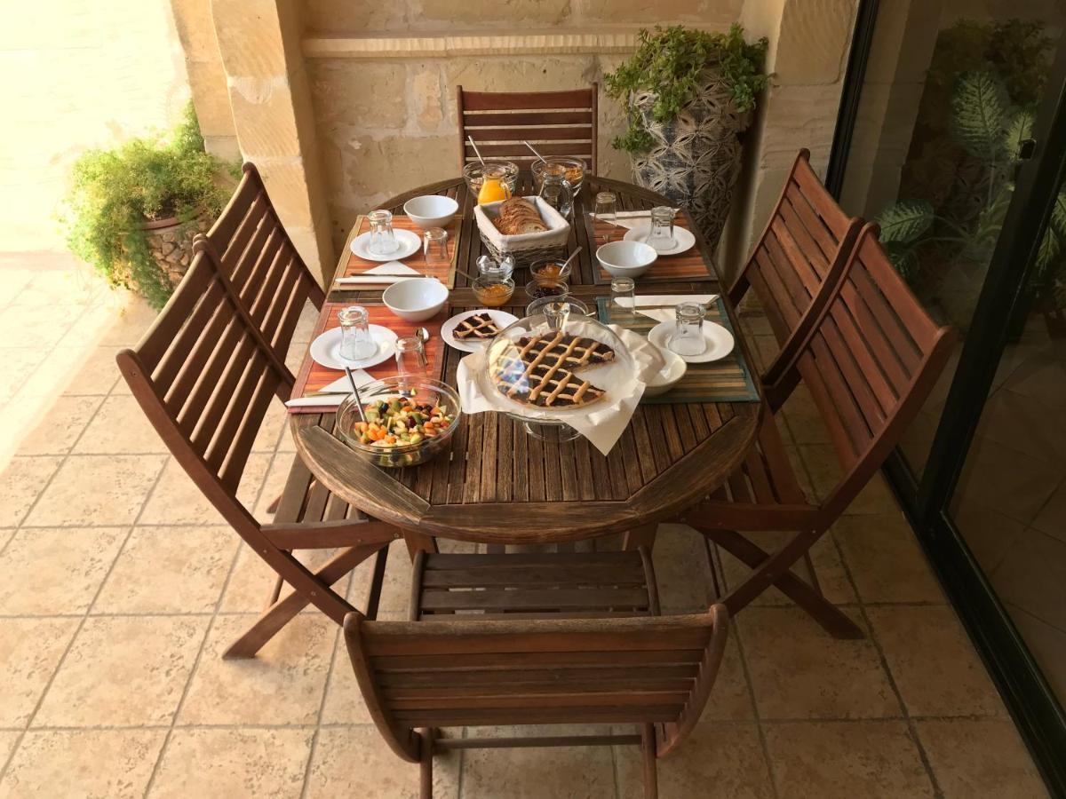 Ad Hoc B&B Il-Pergla Bagian luar foto