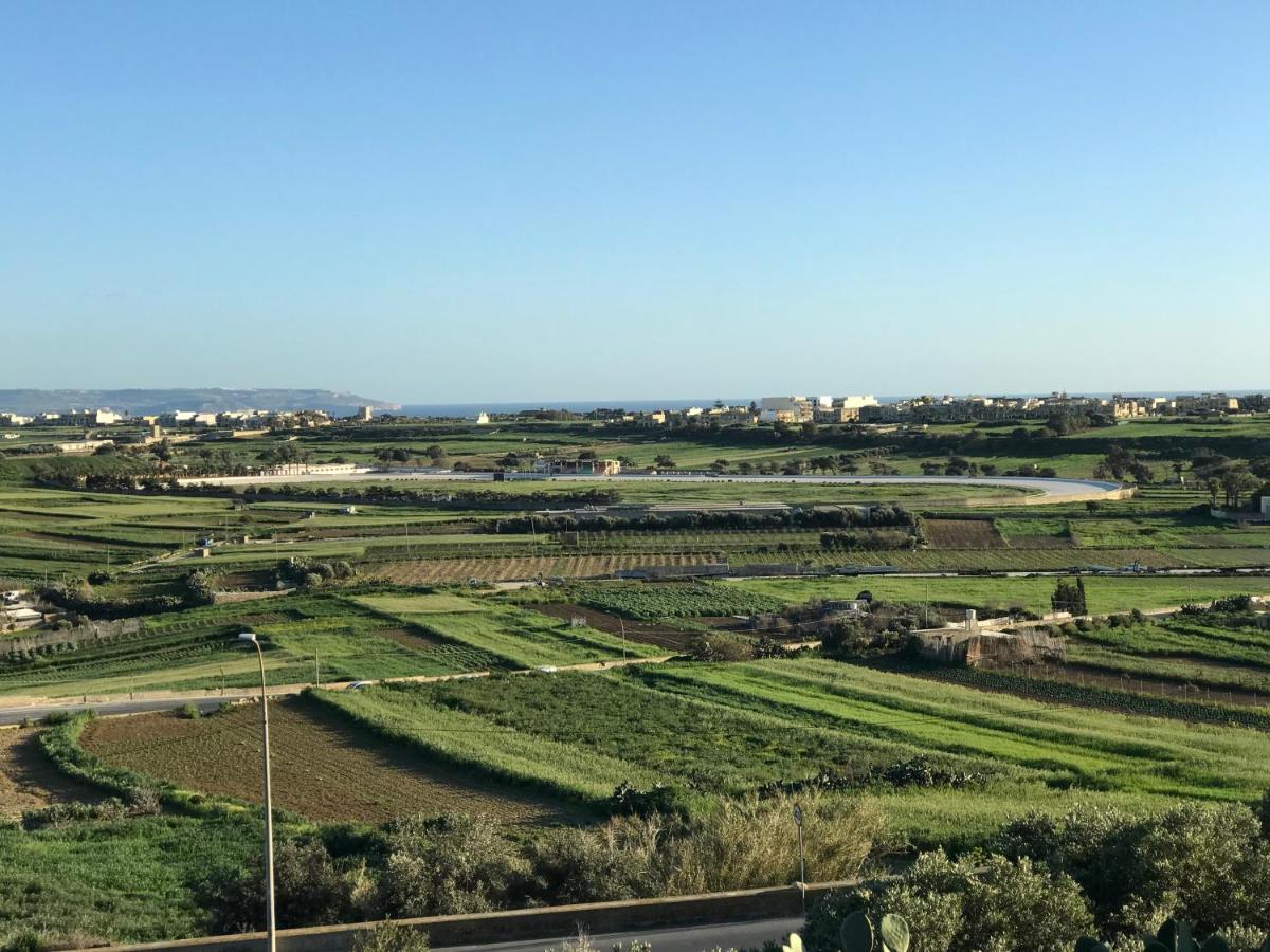 Ad Hoc B&B Il-Pergla Bagian luar foto