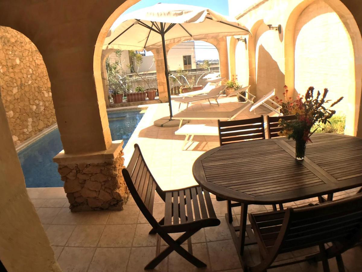 Ad Hoc B&B Il-Pergla Bagian luar foto