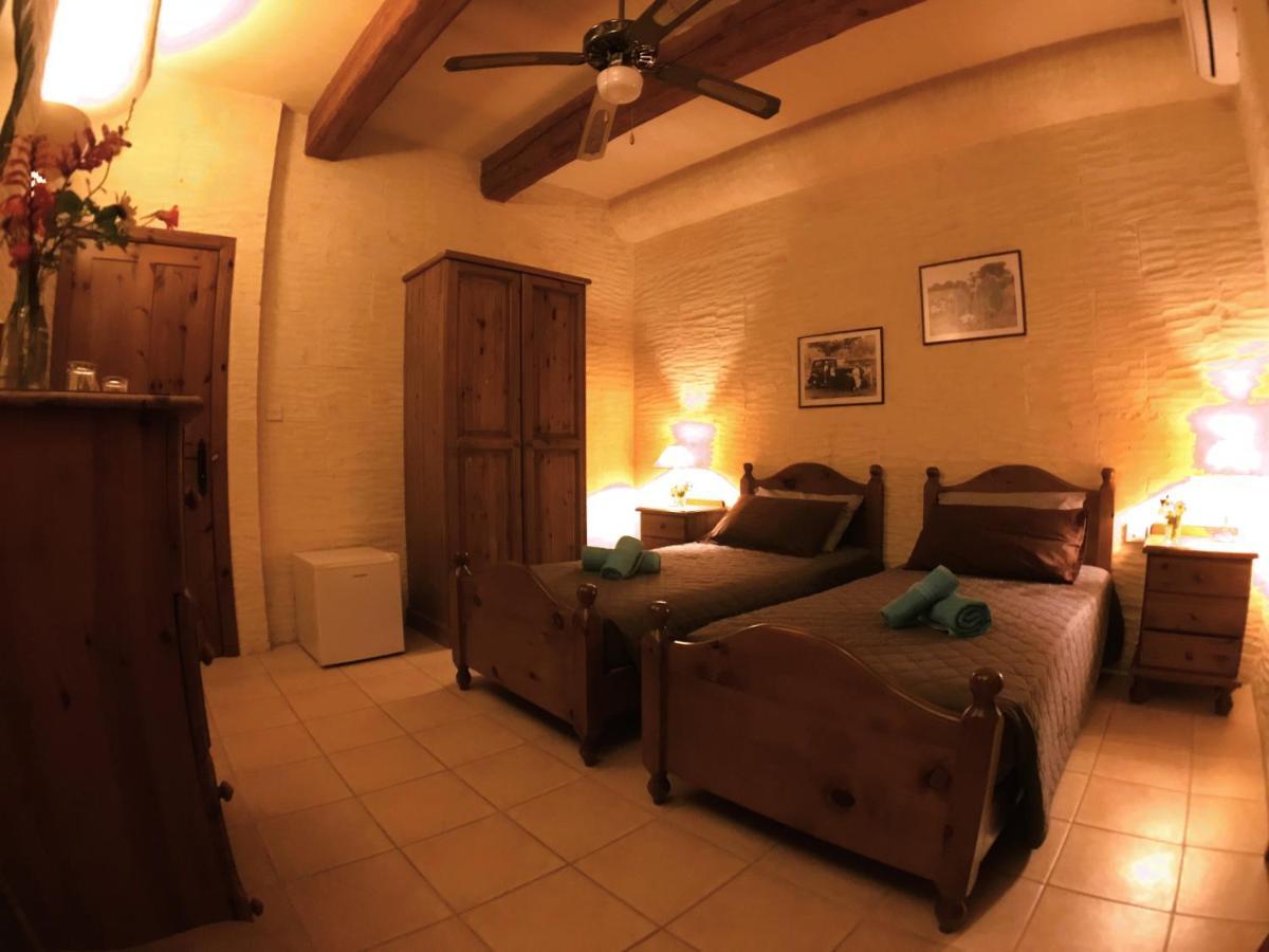 Ad Hoc B&B Il-Pergla Bagian luar foto