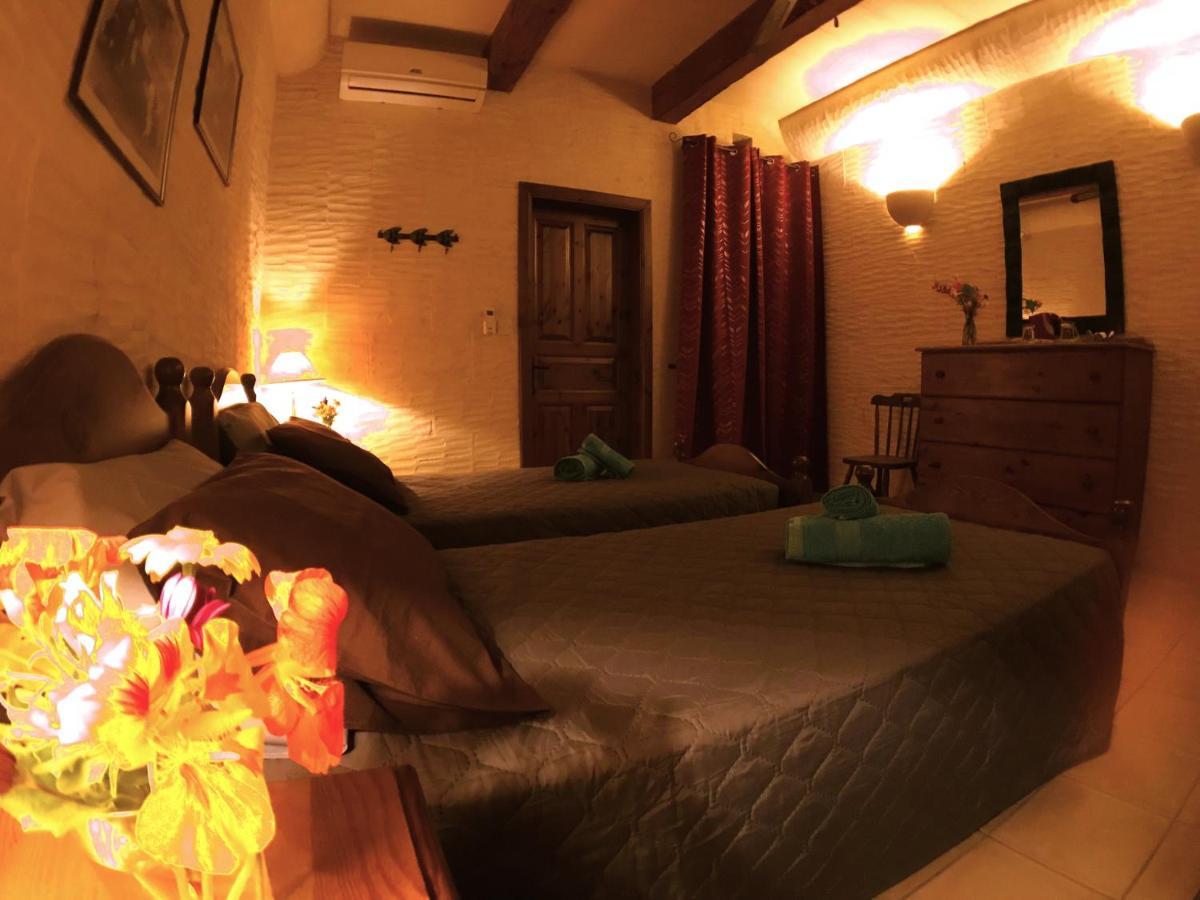 Ad Hoc B&B Il-Pergla Bagian luar foto