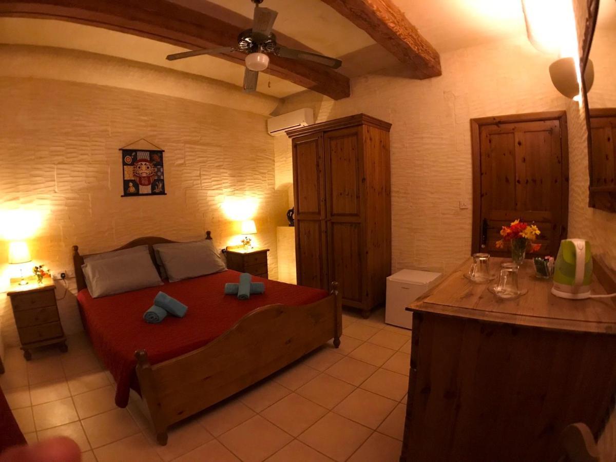 Ad Hoc B&B Il-Pergla Bagian luar foto