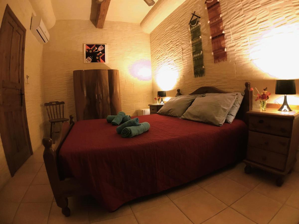 Ad Hoc B&B Il-Pergla Bagian luar foto