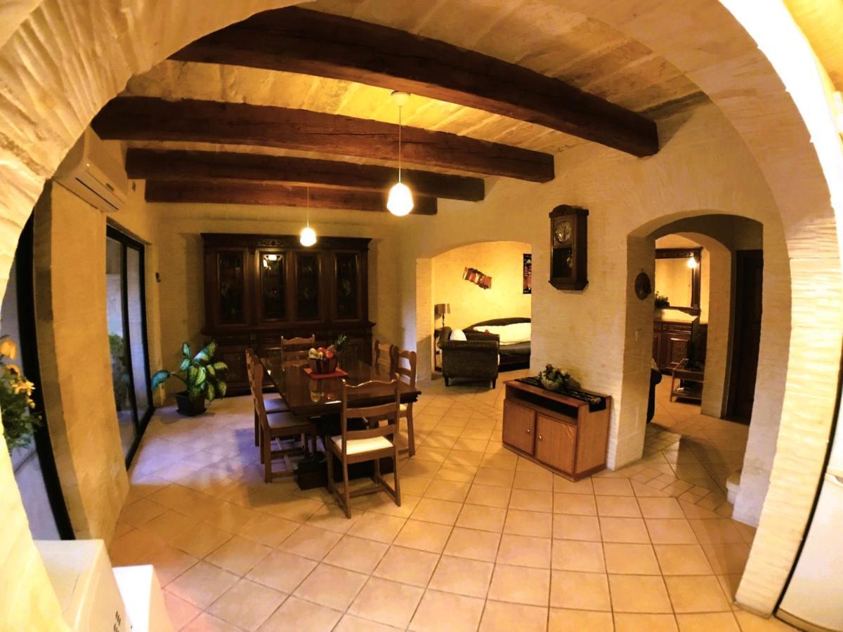 Ad Hoc B&B Il-Pergla Bagian luar foto