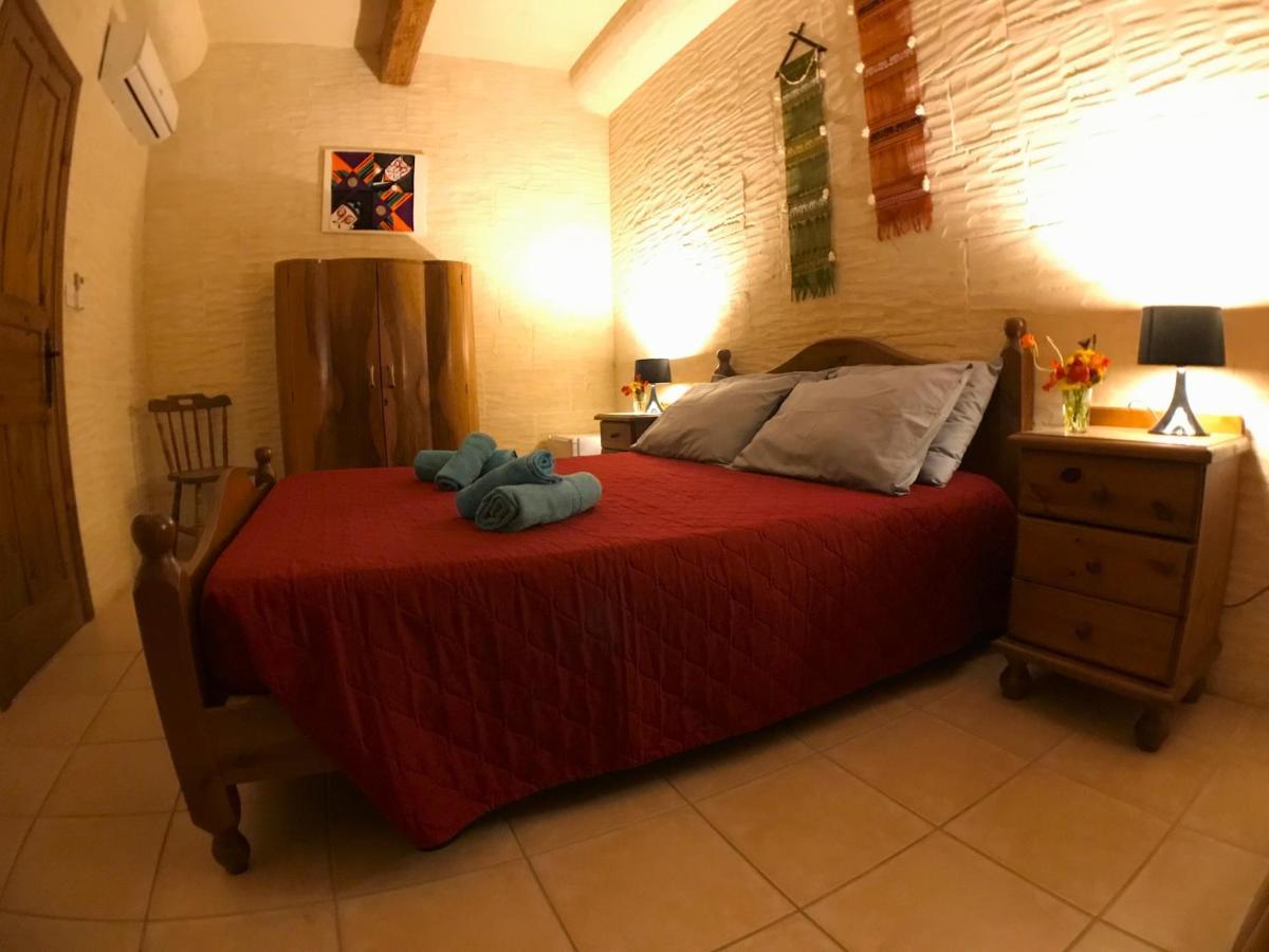 Ad Hoc B&B Il-Pergla Bagian luar foto
