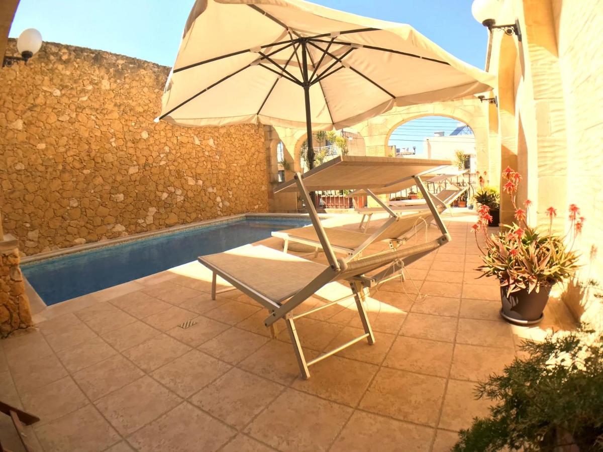 Ad Hoc B&B Il-Pergla Bagian luar foto