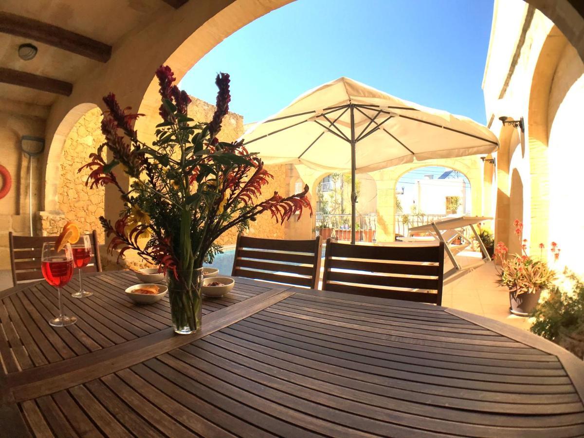 Ad Hoc B&B Il-Pergla Bagian luar foto