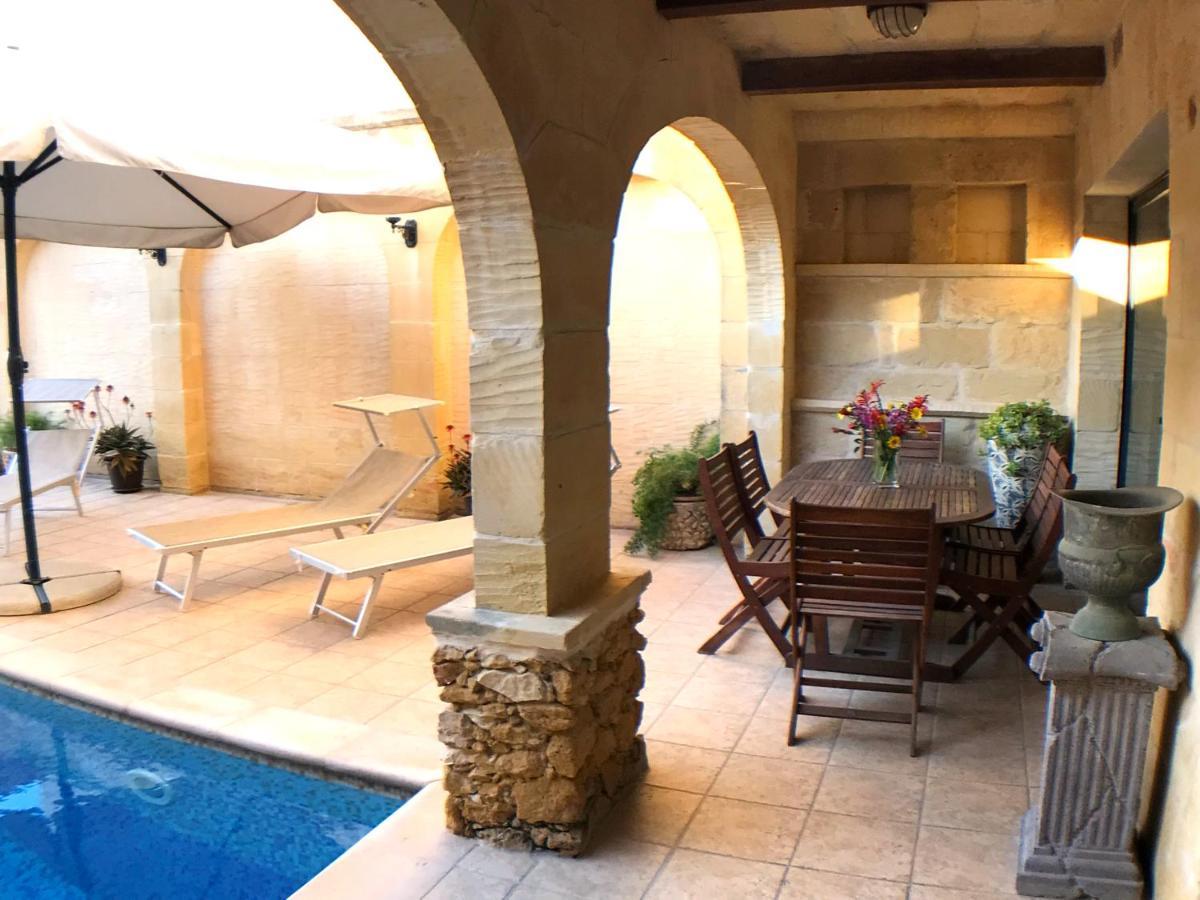 Ad Hoc B&B Il-Pergla Bagian luar foto