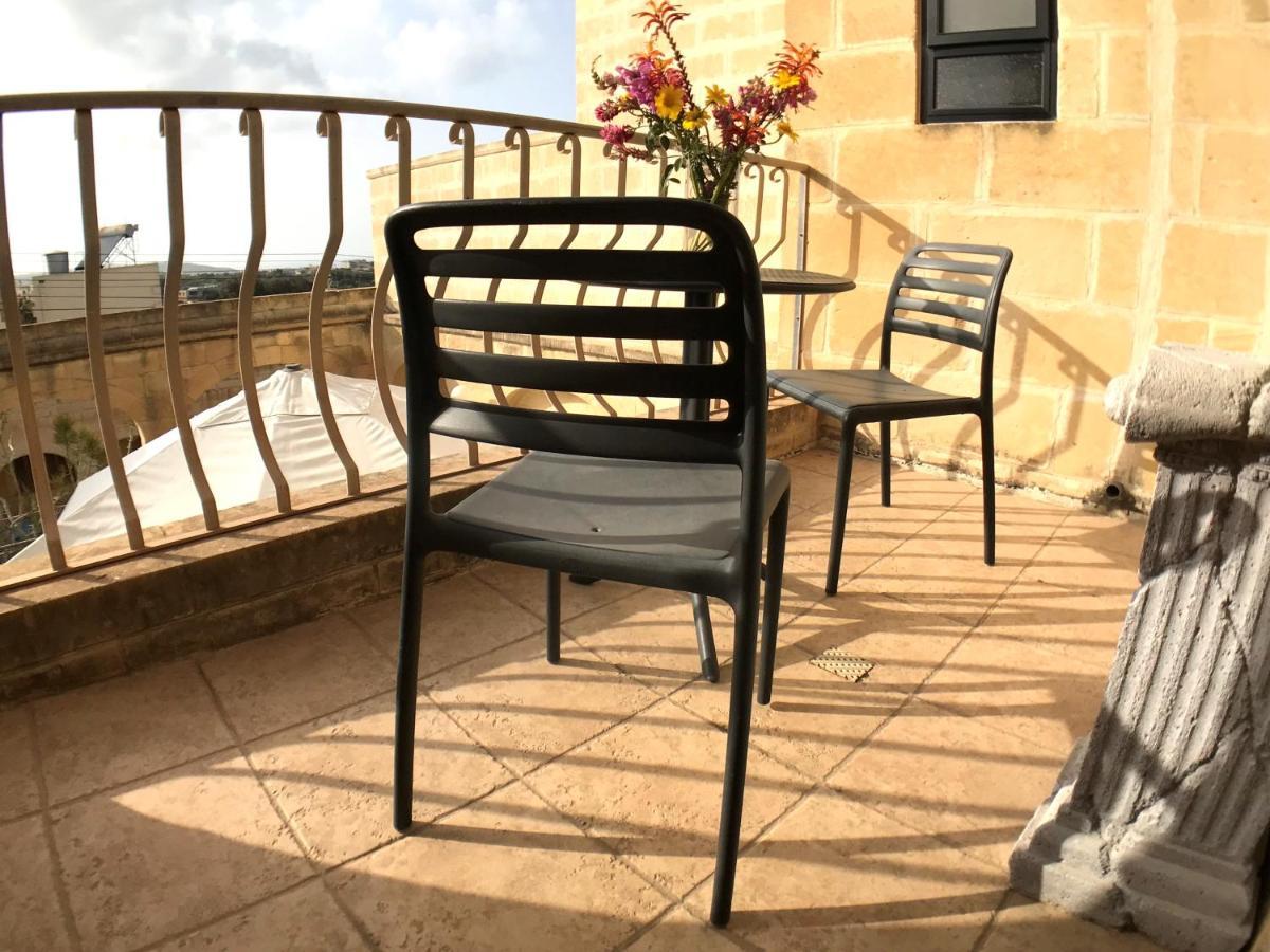 Ad Hoc B&B Il-Pergla Bagian luar foto