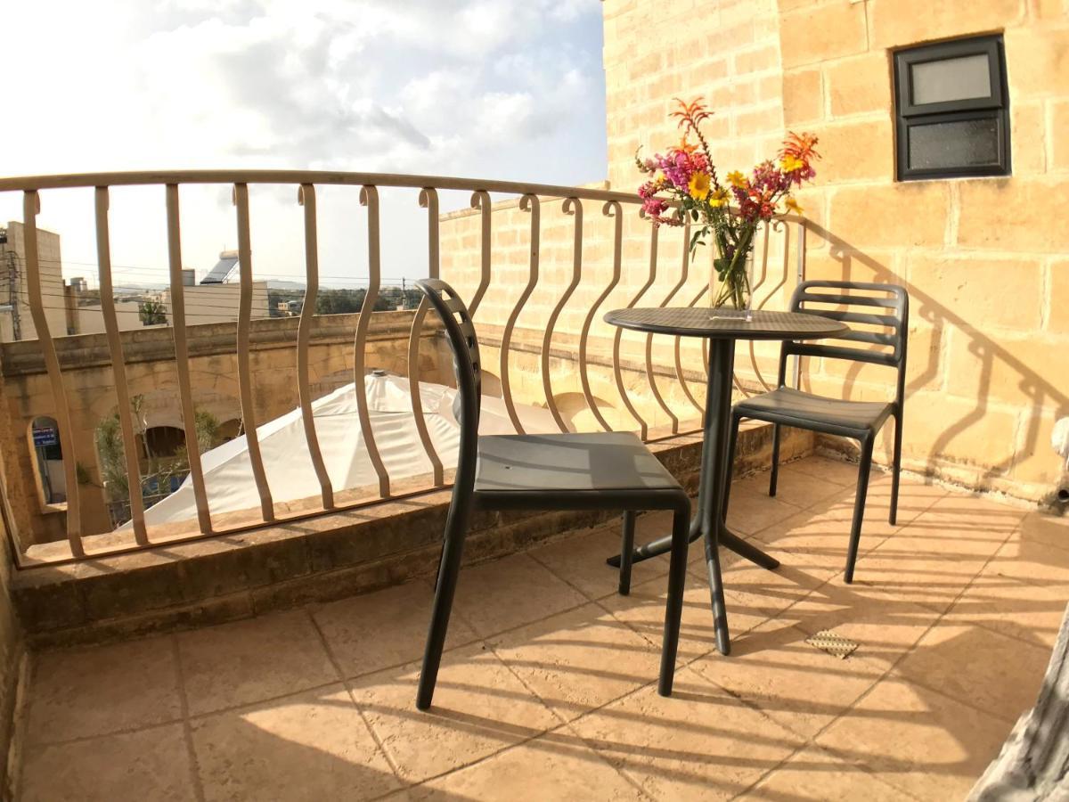 Ad Hoc B&B Il-Pergla Bagian luar foto
