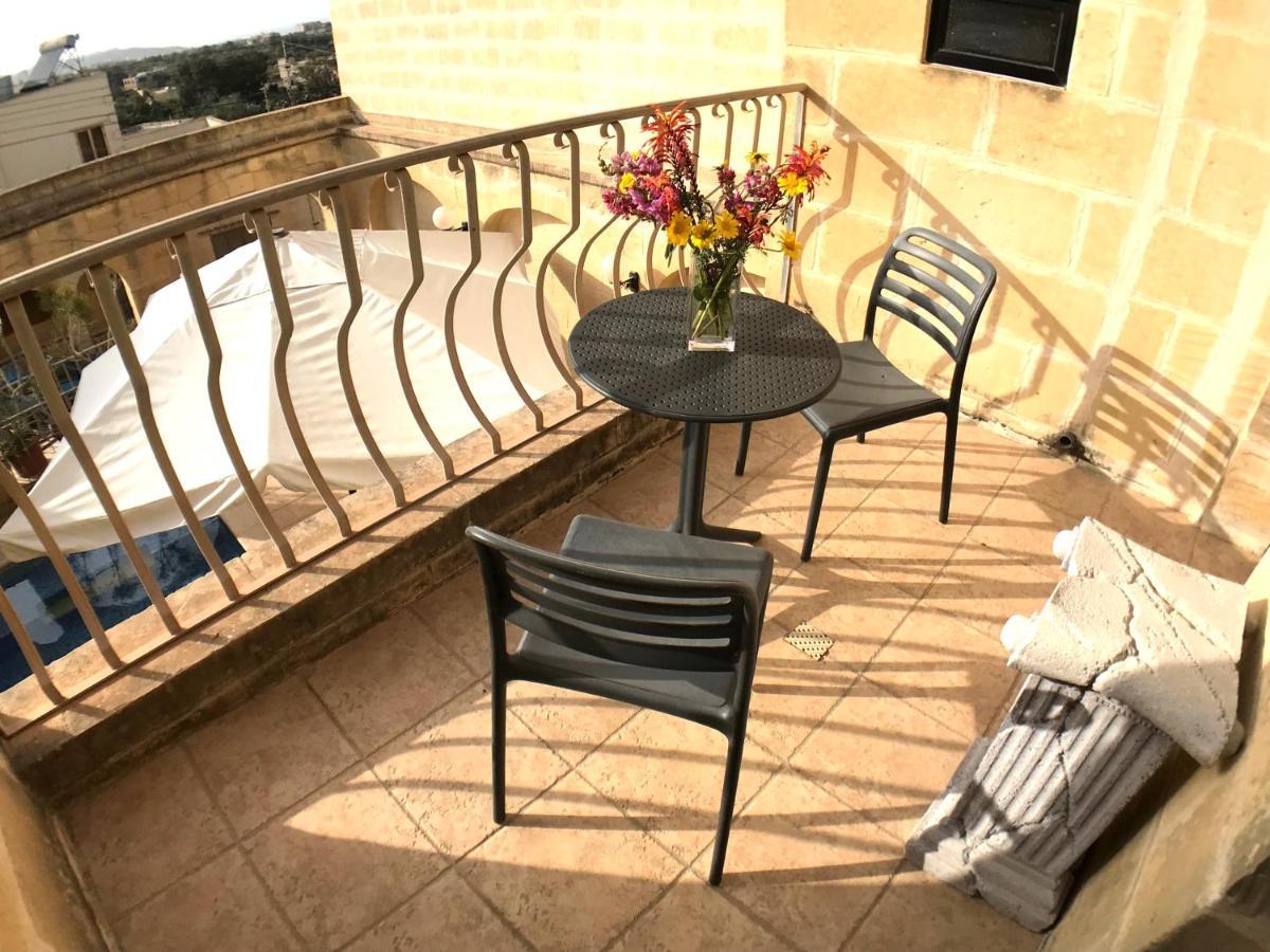 Ad Hoc B&B Il-Pergla Bagian luar foto