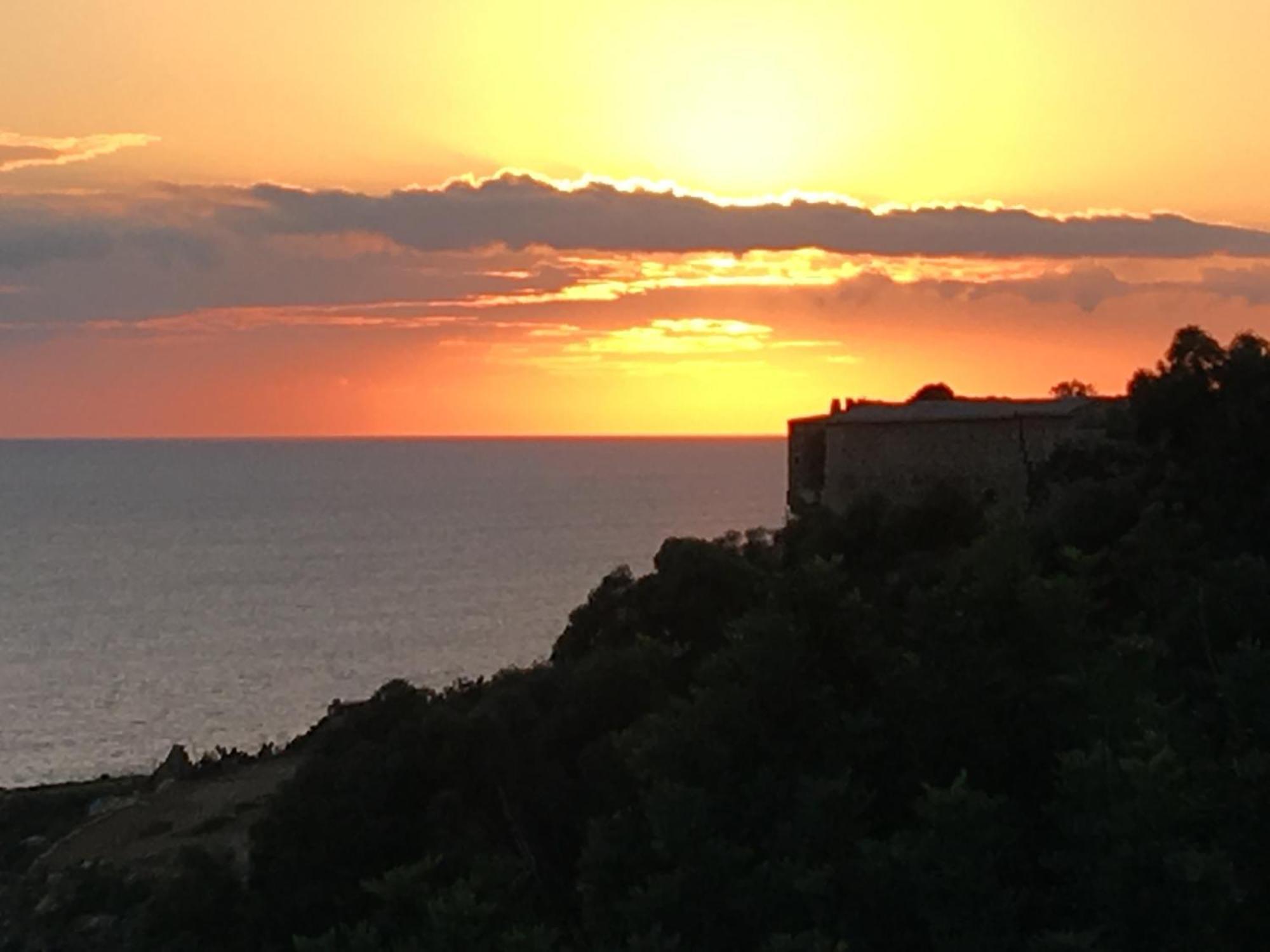 Ad Hoc B&B Il-Pergla Bagian luar foto